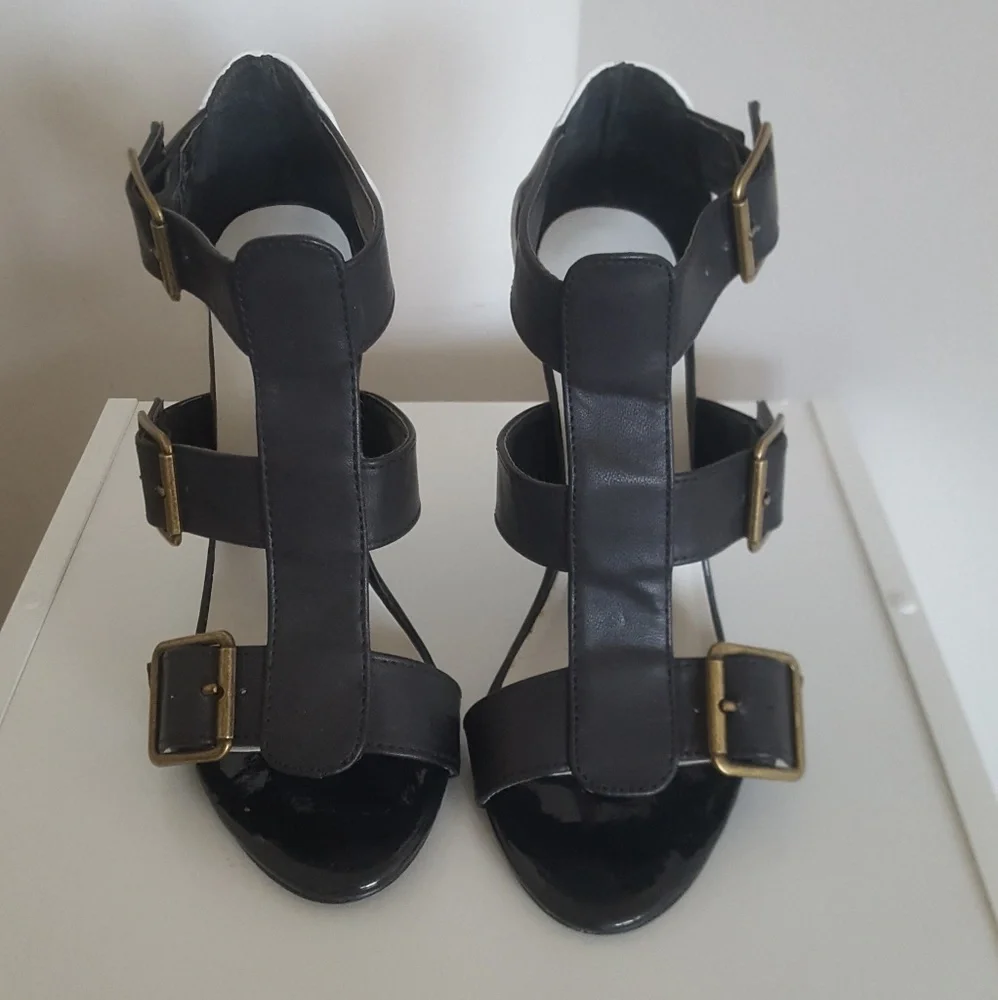 Michael Antonio, Strappy Women's Sandals, Black & White, Sz 6.5, Great Condition